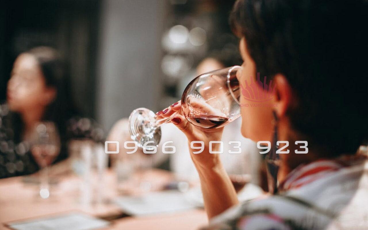 Hương vị khi nếm rượu vang